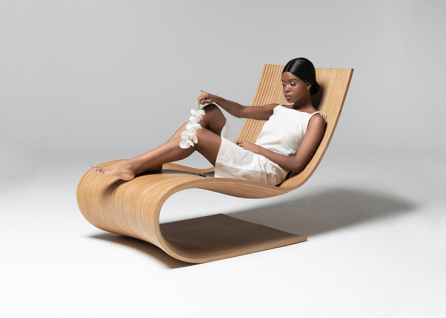NECA CHAIR